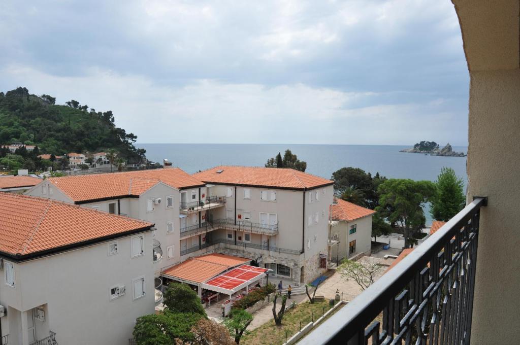 Seaside Apartments Petrovac Exterior photo