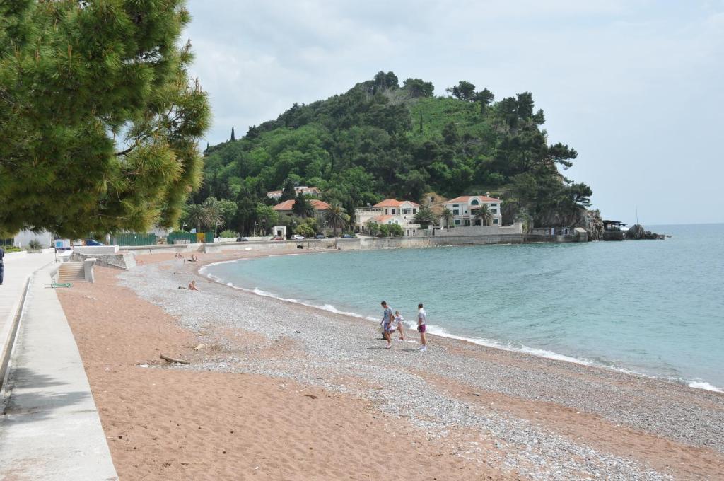 Seaside Apartments Petrovac Exterior photo