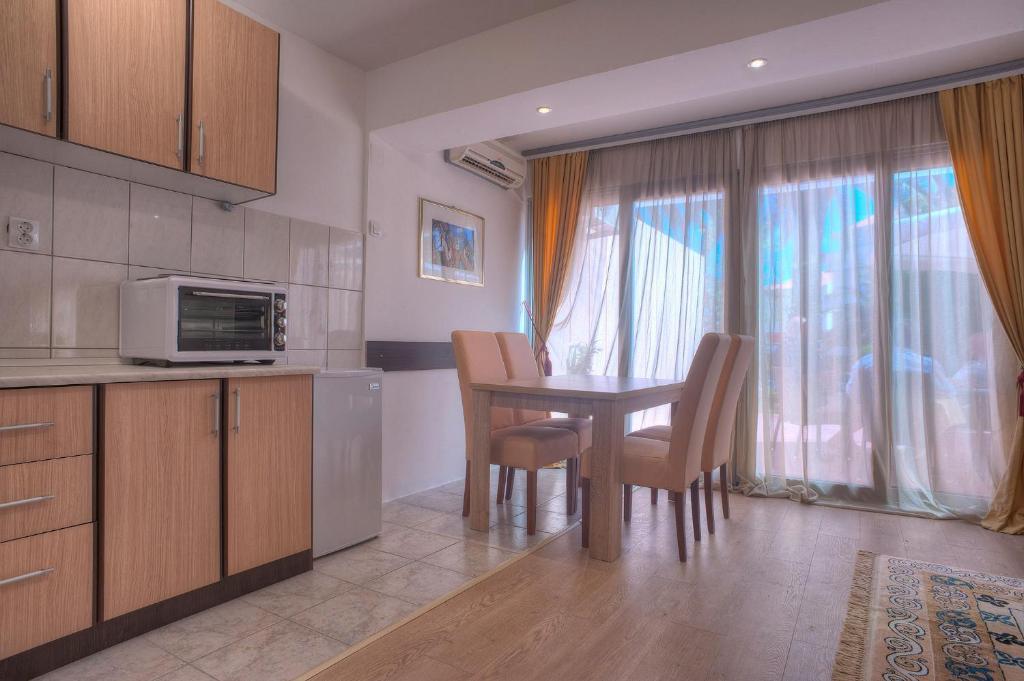 Seaside Apartments Petrovac Room photo